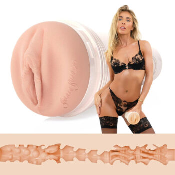 Fleshlight Bonnie Blue masturbateur réaliste boîtier blanc ouverture moulée vue de face fond blanc